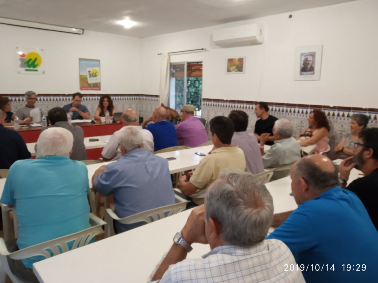 Militantes y simpatizantes de IU asistieron al acto